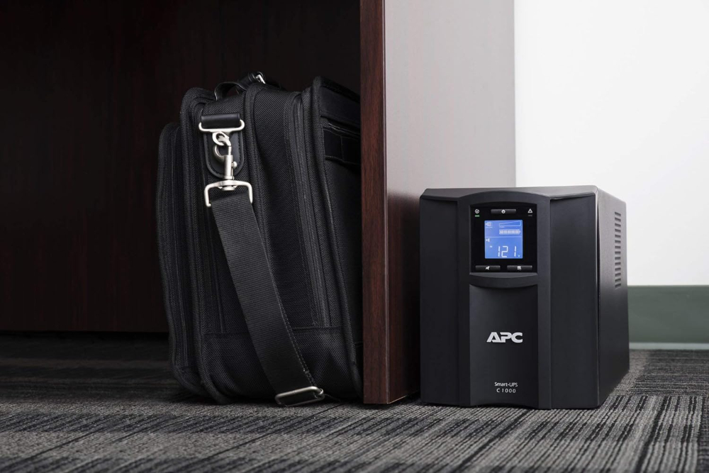 APC Smart-UPS 1000VA Tower, LCD 230V with SmartConnect Port